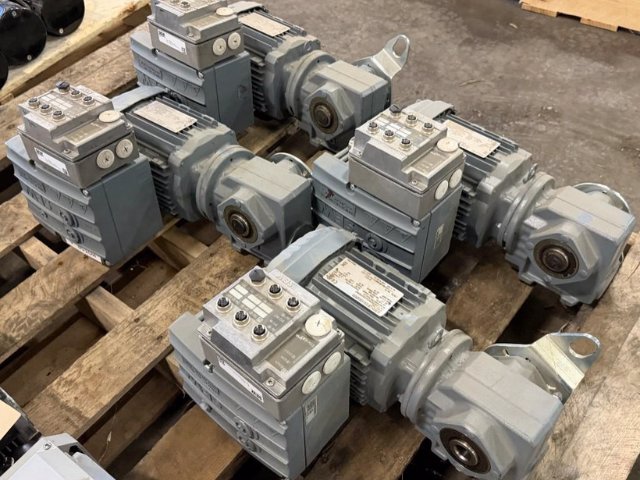 10/1/26 - Selections of Gear Motors & Gear Drive